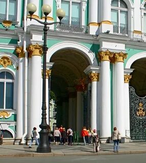 Рядом с эрмитажем