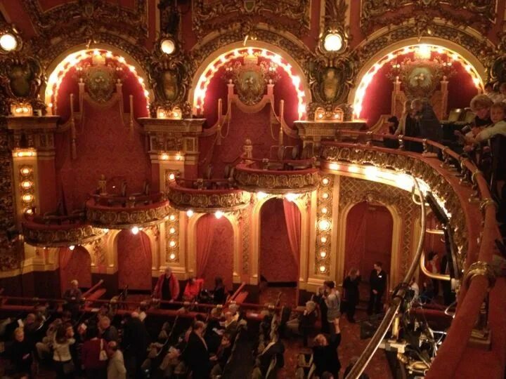 Маджестик театр. Cutler Majestic Theatre Boston. Emerson Cutler Majestic Theatre. Majestic Theatre (Dallas).