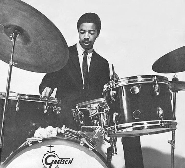 Tony williams. Тони уильямс (барабанщик). барабанщик кенни кларк. tony williams lifetime. тони джаз.