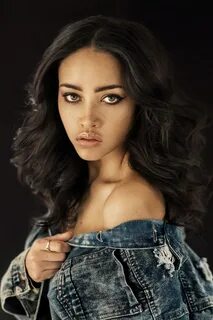 Men xotinimni porno videoda aygoqchilik qildim.