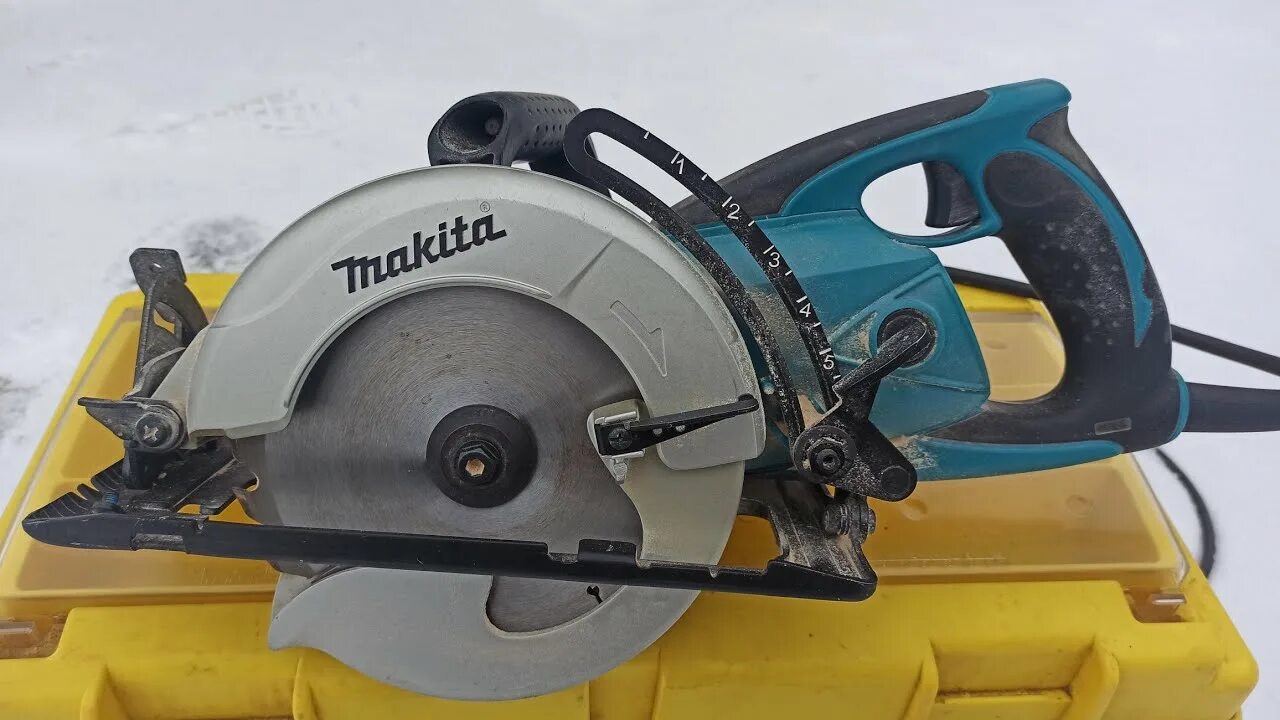 Гипоидная циркулярная пила. Makita 5477nb. Гипоидная дисковая пила Макита 5477нв. Гипоидная пила Makita 5477nb комплектация. Дисковая пила Ларри хона.