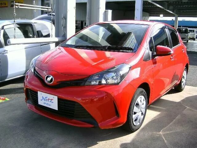 Vitz Toyota xp130 рестайлинги. Toyota Vitz 2015 Рестайлинг. Тойота Витц красная. Тойота Витц 2015 год дживелла красная. Витц 2015 год