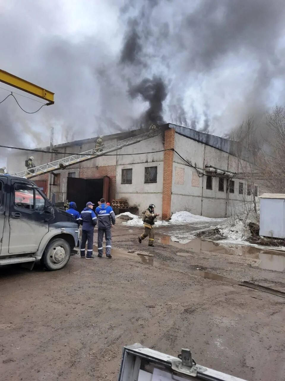 Что произошло в оренбурге сегодня. Пожар в Оренбурге. Что горит в Оренбурге. Пожар в Оренбурге сейчас. В Оренбурге сгорел.