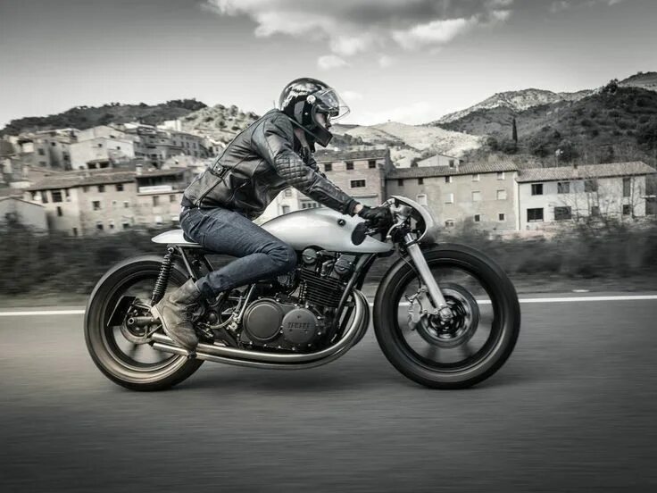 Мотоцикл xsr racer. Yamaha xsr900 custom. xsr 900 кастом. yamaha xsr900 wallpaper. racer xsr.