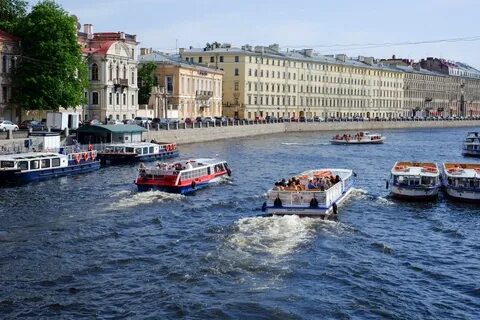 Катания по каналам петербурга