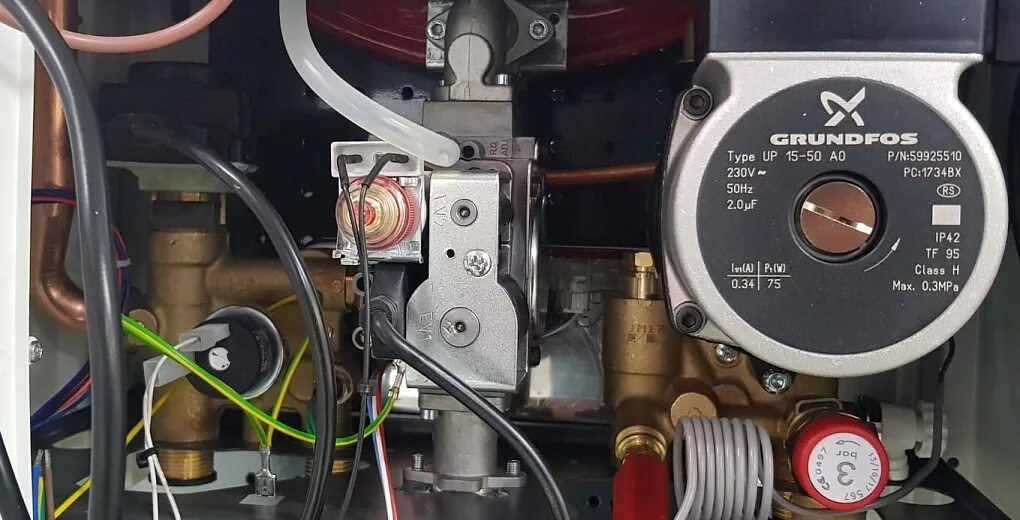 Газовый котел BAXI 24 кВт Котел газовый настенный "BAXI" ECO FOUR 1,24 F CSE4652