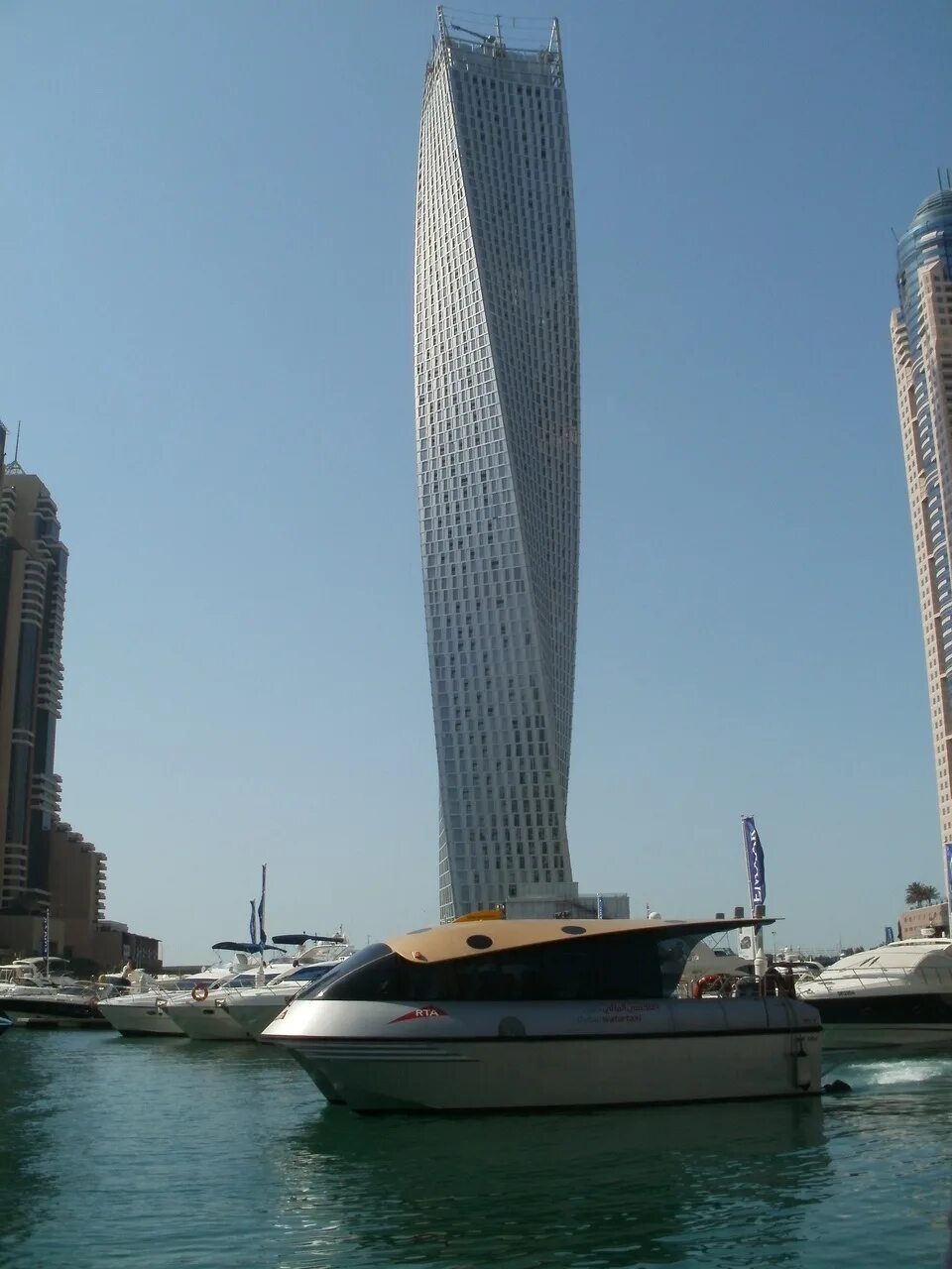 Башня кайан дубай. Кайан тауэр. cayan tower dubai. башня cayan tower. башня кайан (infinity tower).