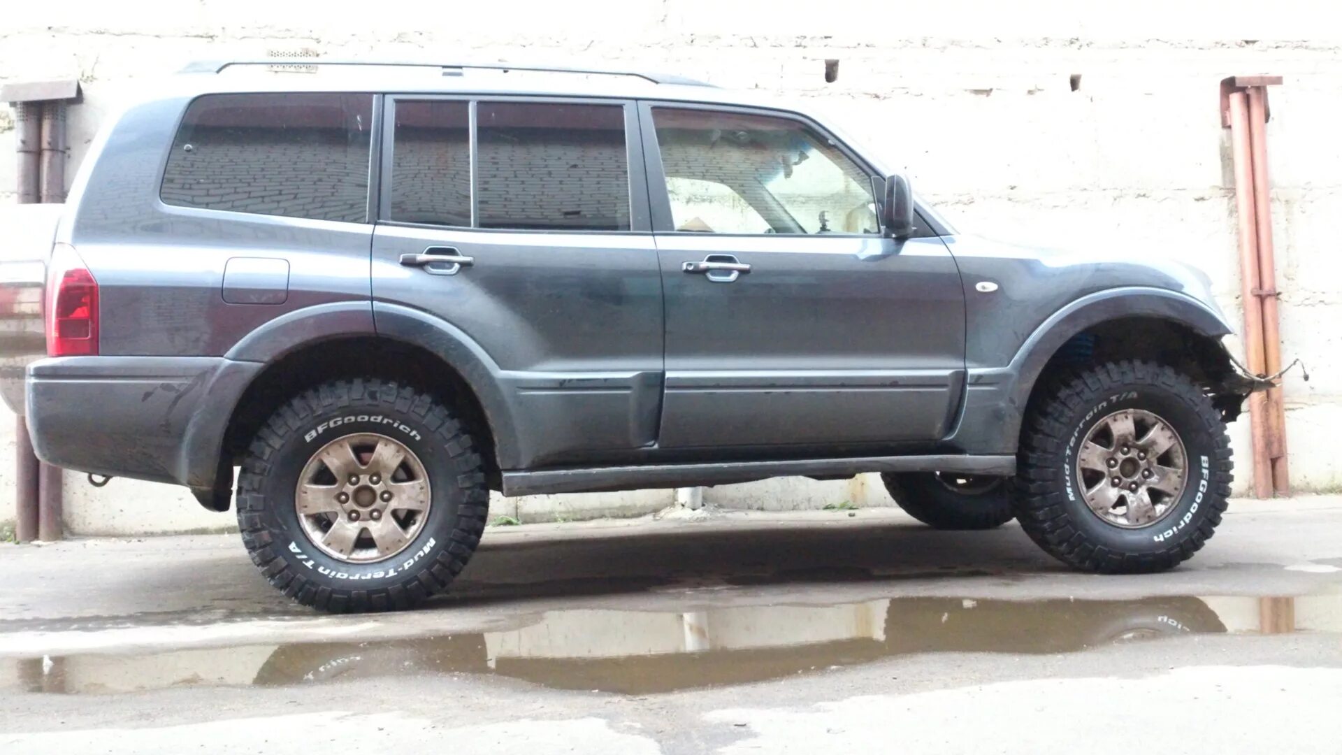 Mitsubishi pajero шины. Mitsubishi Pajero на 33 колесах. 285/75 16 На Паджеро 3. Паджеро 3 на 33 колесах. Мицубиси Паджеро 3 на 33 колесах.