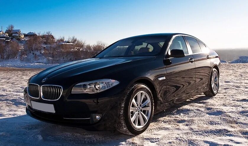 BMW f10 drive2. BMW 5 Series 2015. BMW 5 f10 зима. BMW 520 f10 черная.