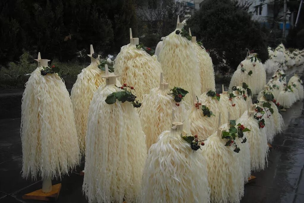 рождество в грузии. новый год в грузии. рождество христово в грузии. чичилаки грузинская елочка. рождественские традиции грузии.