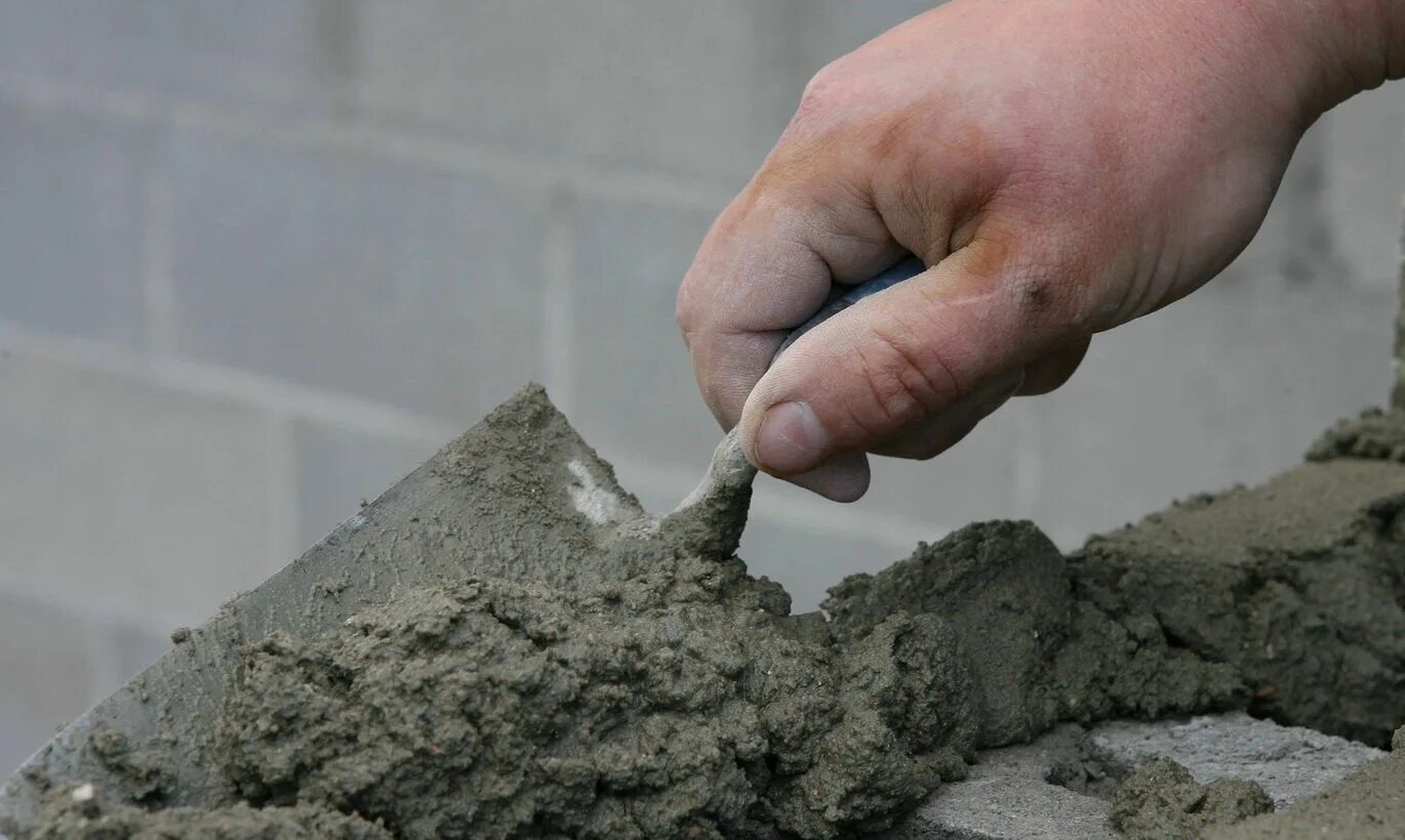 Строительные растворы. Цементный раствор м200. Цементно-песчаный раствор м200. Замешивание цемента. Цементные глины.