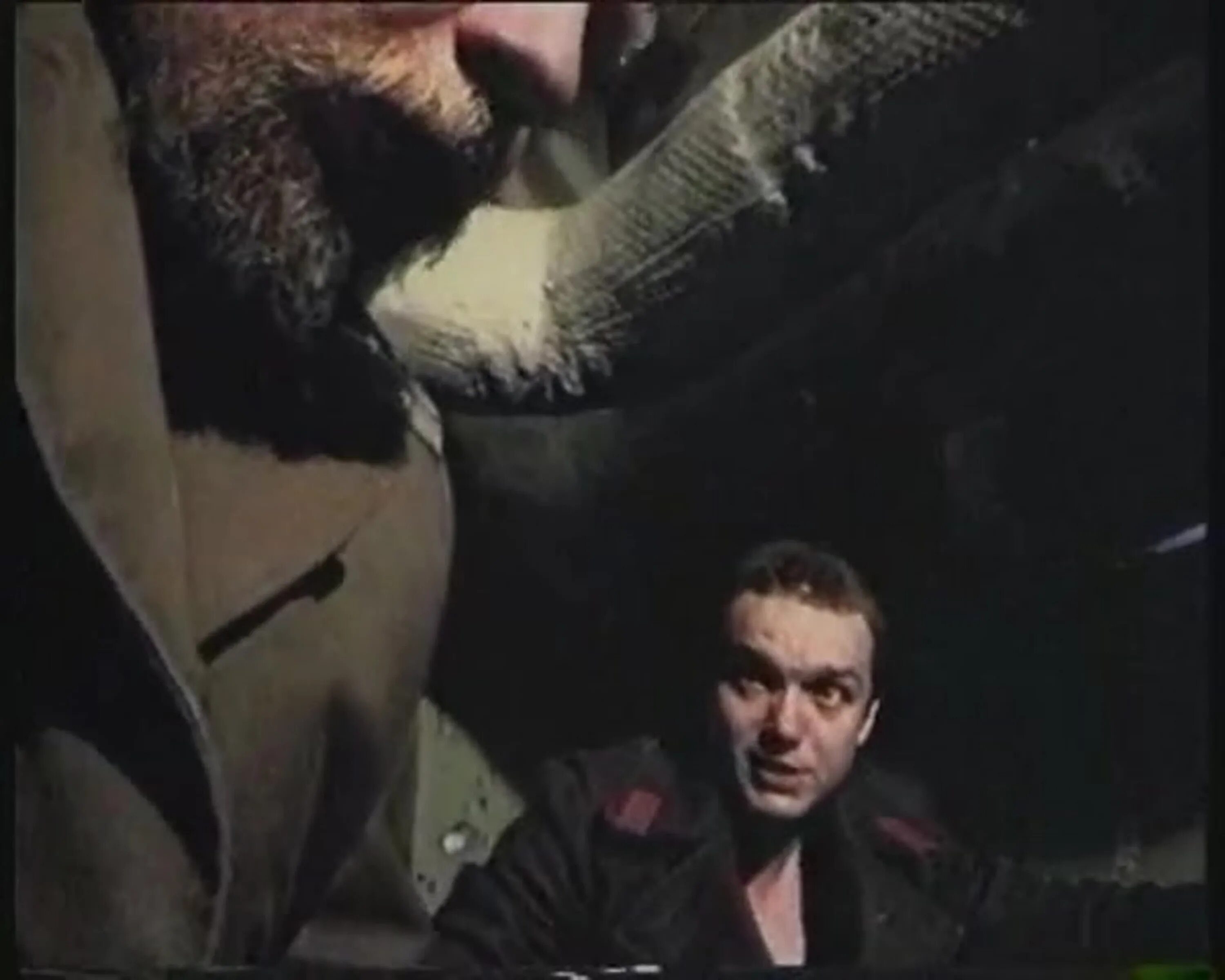 Зеленый слоник 1999. Епифанцев зелёном слонике. зелёный слоник фильм 1999 актёры. зеленый слоник поехавший.