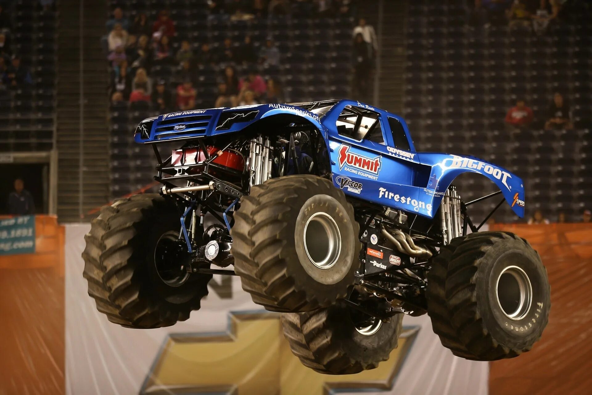 Форд 950 монстр трак. Monster jam steel titans 2. Гоночную машину монстр трак. Гоночную машину монстр трак. Монстер трак шоу.