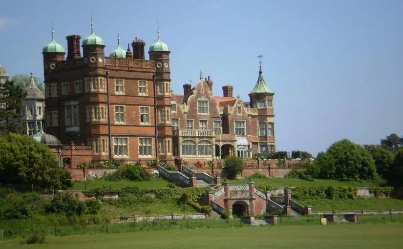 Частная школа в оренбурге. Энаут скул оренбург. Александр скул оренбург. Alexanders college, bawdsey manor, bawdsey, woodbridge, suffolk. Школа мс club.