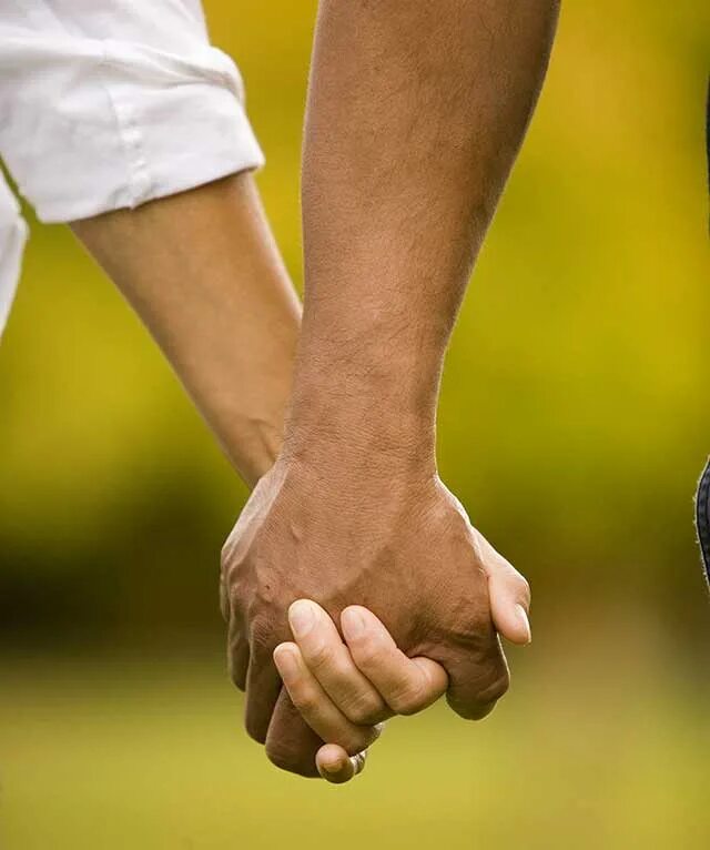 Забота о близких. Поддержка и взаимопомощь. Взаимопонимание в семье. Уважение помощь. Дружба руки.