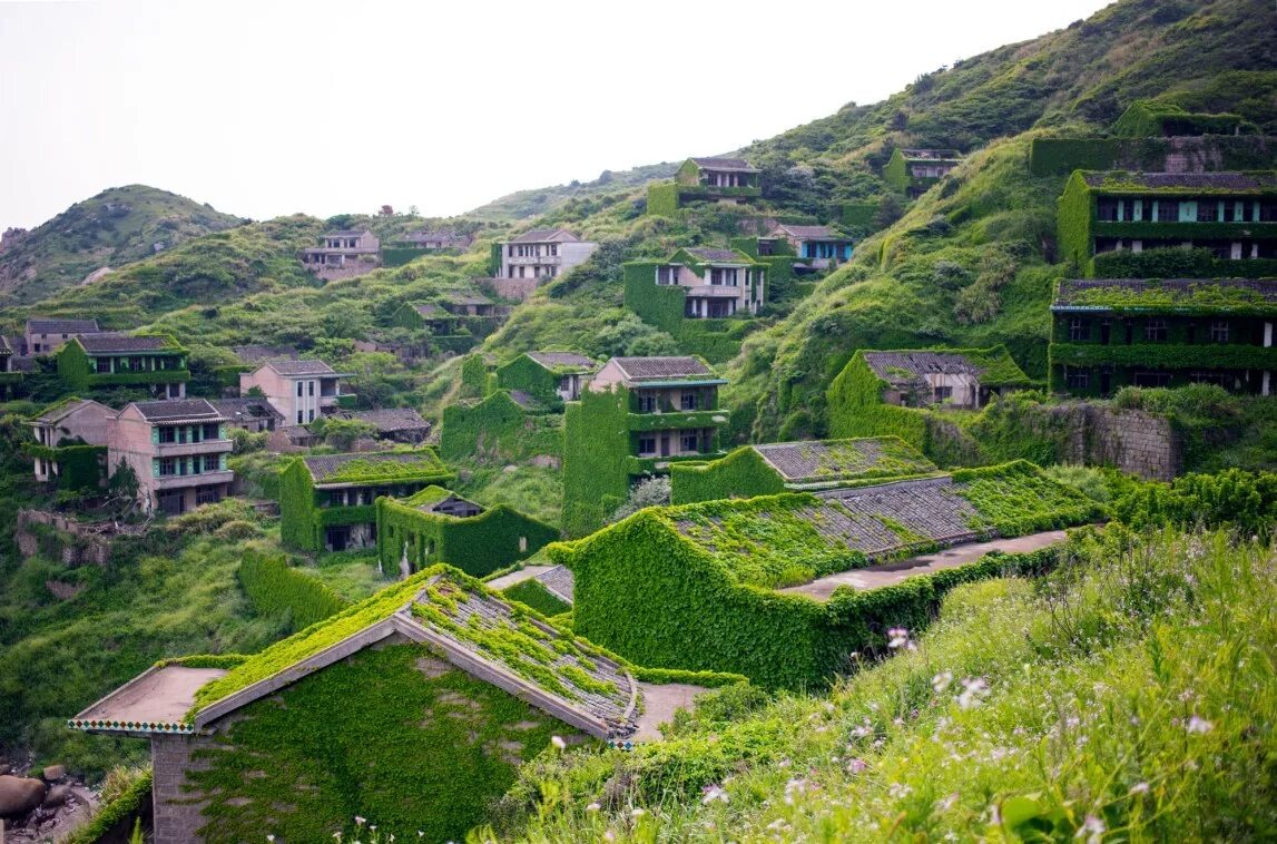 Explore an abandoned Chinese village now engulfed by nature Village, Abandoned, 