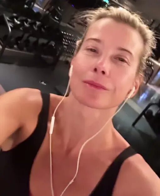 Юлия Высоцкая показала себя без макияжа Simpleslim Дзен