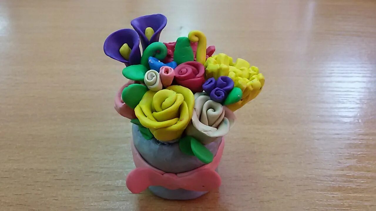 Цветы из пластилина. Изделия из пластилина для детей. Пластилин поделки. Поделки из воздушного пластилина. Подарок из легкого пластилина