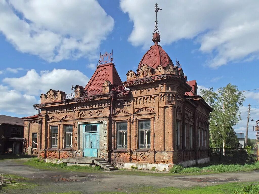 Бийская улица алтайский край. Особняк Кричевцева Бийск. Особняк купца Халтурина Бийск. Бийск.усадьба купца Ассанова.. Архитектура города Бийска.