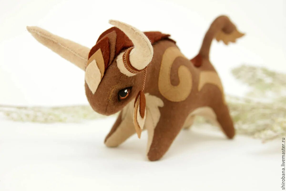поделка корова. игрушки из фетра новогодние бык. мк бычок из соломы. фигурки животных из полимерной глины. делаем бычка.