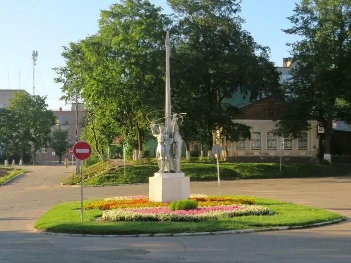 Телефоны г боровичи. Городское поселение город Боровичи. Бкбф Боровичи. Памятники города Боровичи. Город Боровичи Новгородской области.