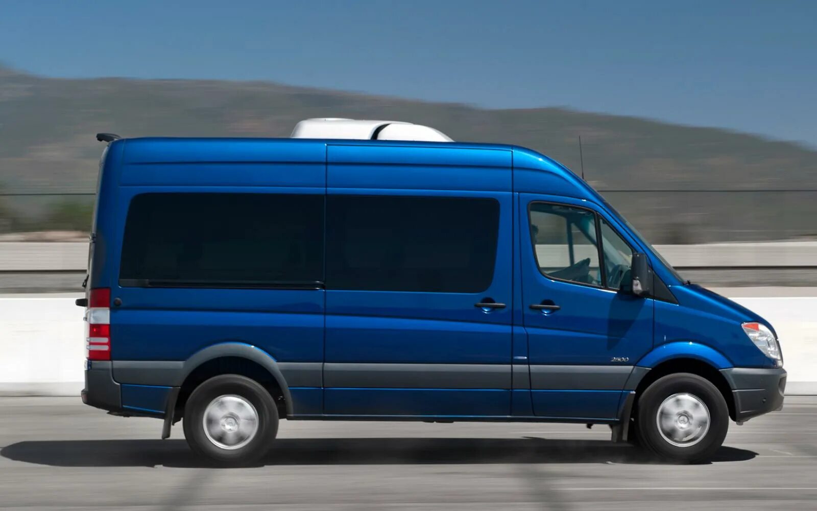 Мерседес спринтер ру. Mercedes-Benz Sprinter 2013. Мерседес Бенц Спринтер 2013. Mercedes Benz Sprinter 215. Mercedes Sprinter 309.