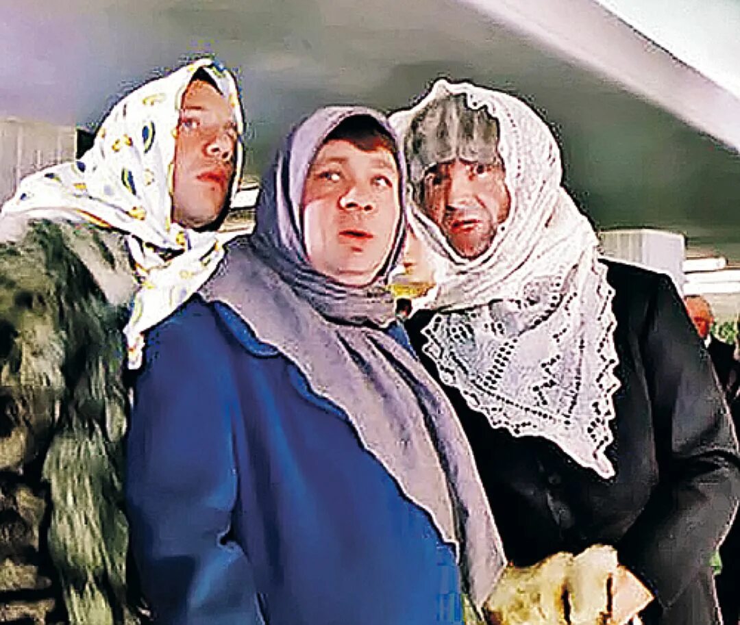 Леонов доцент в платке