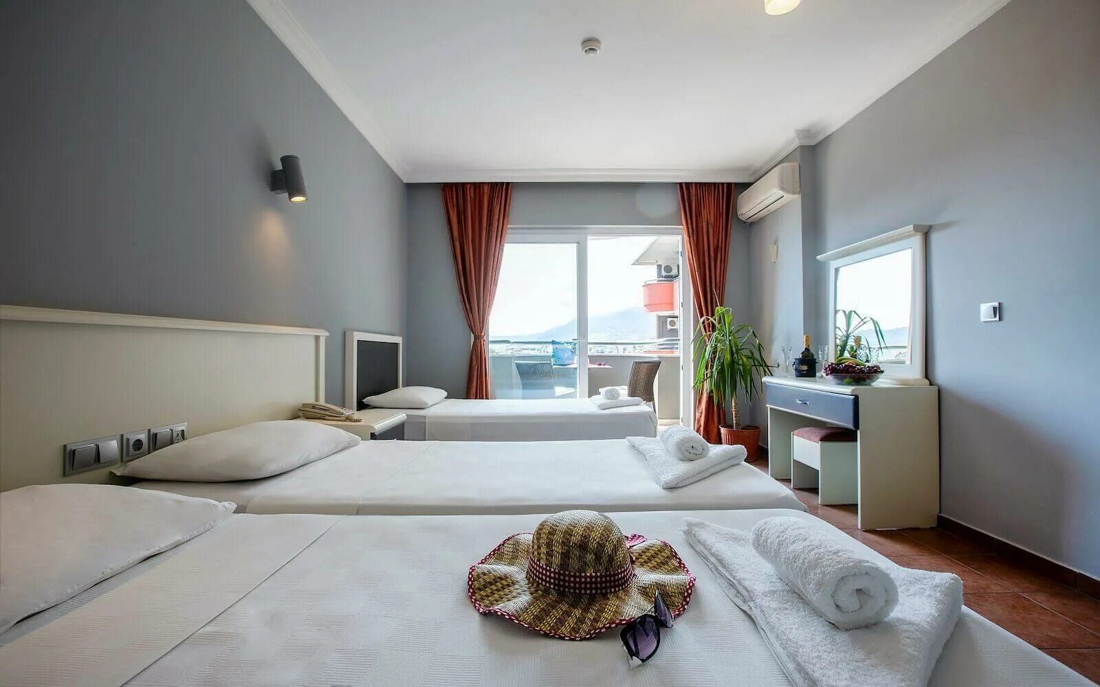 Royalisa hotel турция, анталья, аланья, джумхуриет, улица санайии, 42. Grand alisa hotel 4 турция аланья. Grand alisa 4 турция. Royalisa hotel 4 турция алания пляж. Royalisa hotel 4 турция.
