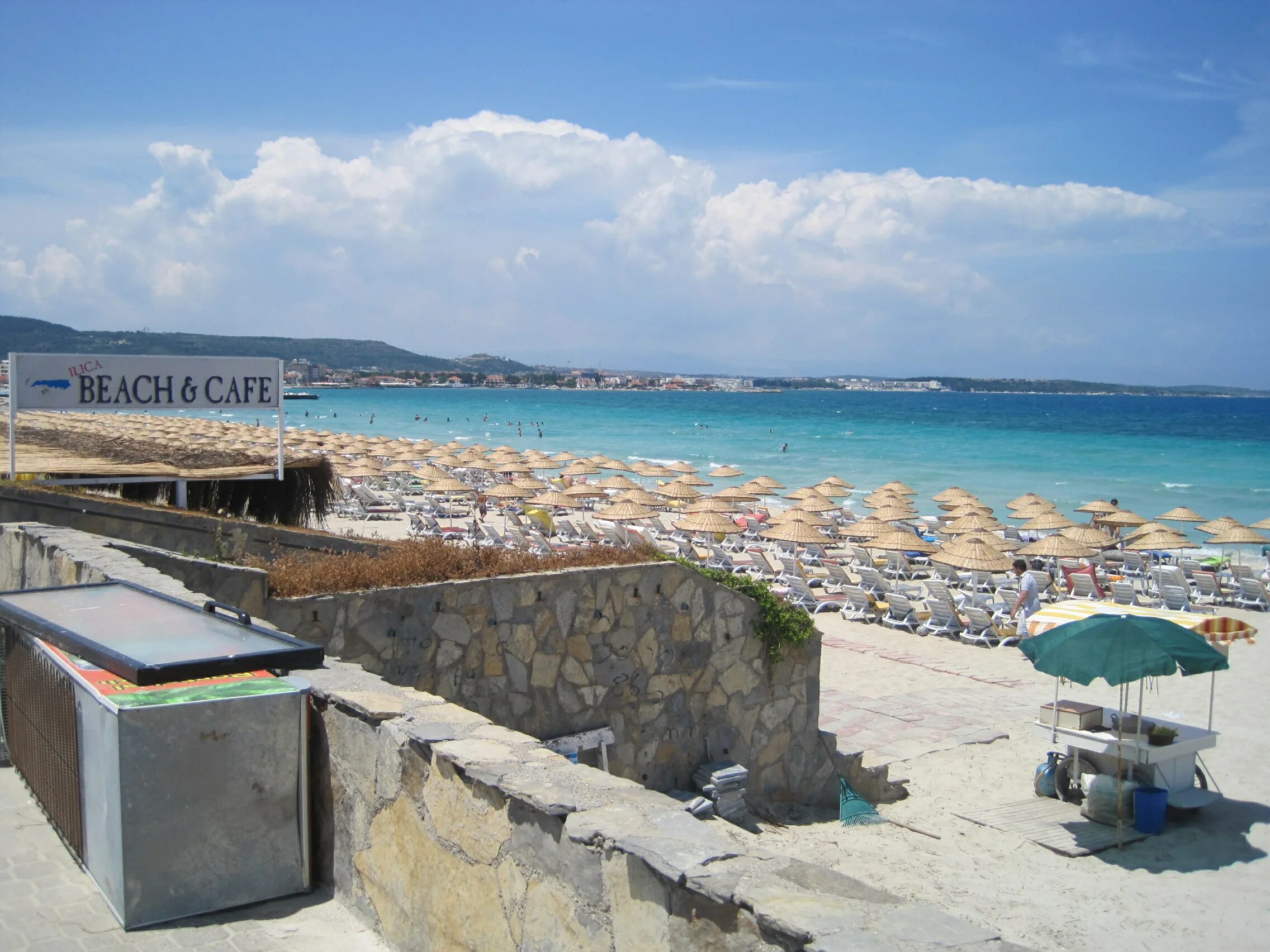 Med cesme в реальном времени. Ылыджа Чешме. Чешме Измир Турция. Чешме (полуостров). Пляж Ылыджа Чешме.