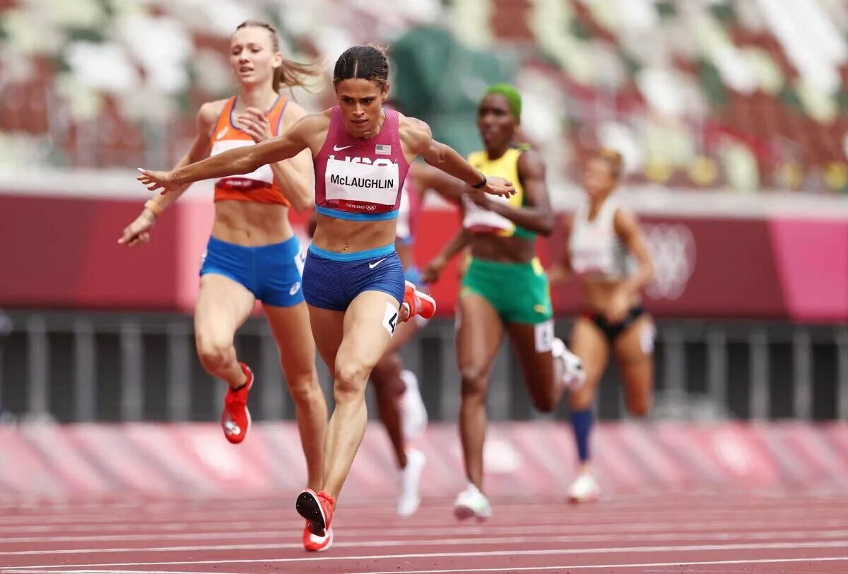 Победитель первых олимпийских игр по бегу. Токио 2020 легкая атлетика. Сидни Маклафлин бег на 100 м.