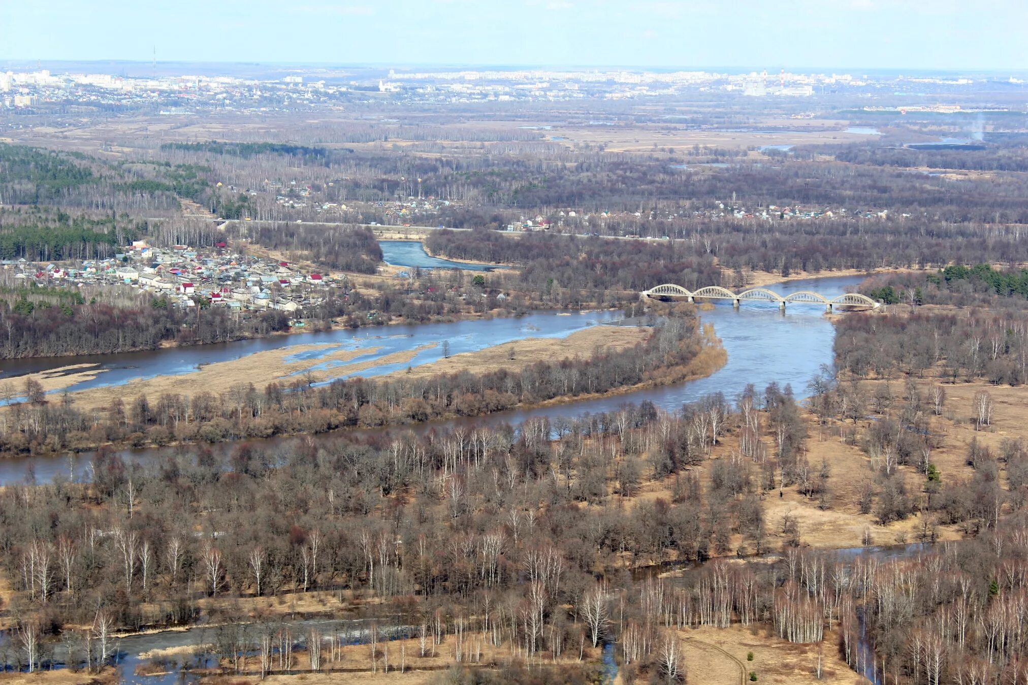 Уровень воды в клязьме город ковров. Мостострой озеро банное.