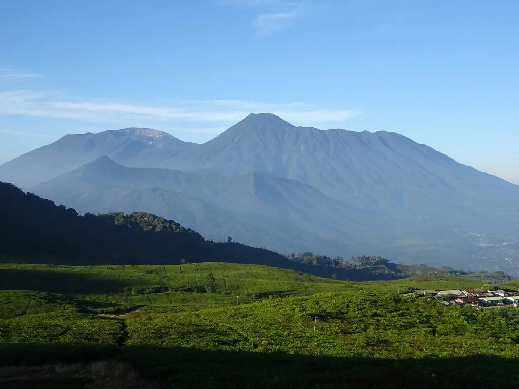 провинция западная ява. гарут индонезия. остров ява фото. провинция западная ява. провинции индонезии.