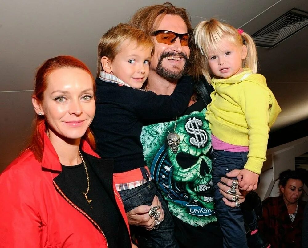 джигурда биография национальность родители. никита джигурда брат. джигурда 2022. никита борисович джигурда. жена никиты джигурды марина анисина.