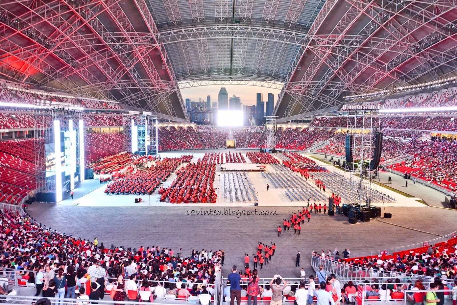 Сцена старого клуба. Твайс фото с концерта. Day6 concert. Singapore national stadium. Холидей бой челябинск концерт 2024.