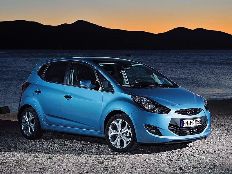 Прода 20. Hyundai ix20 2010 года. Ix20 Hyundai хэтчбек. Хендай 20 века. Хендай компактвэн.