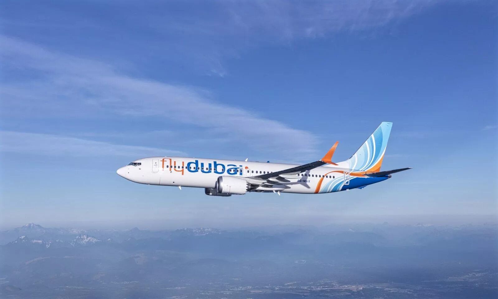 Самолет находящийся в полете 165. Fly Dubai Boeing 737. 737 Max flydubai. Самолеты авиакомпании Флай Дубай. ОАЭ самолет flydubai.