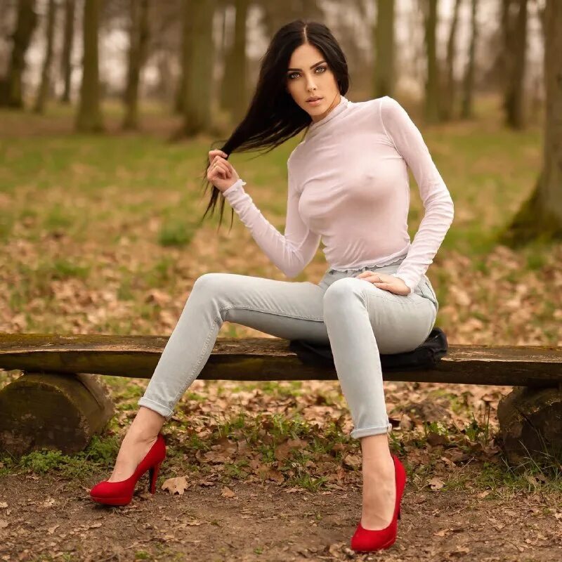 ангелина дорошенко. виктория одинцова 2021. девушка на красной площади. обычные девушки на улице. девушка на улице.