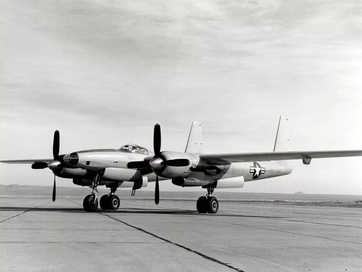 Говард Хьюз XF-11. Хьюз Эйркрафт. Самолёт Hughes XF-11. XF-11.