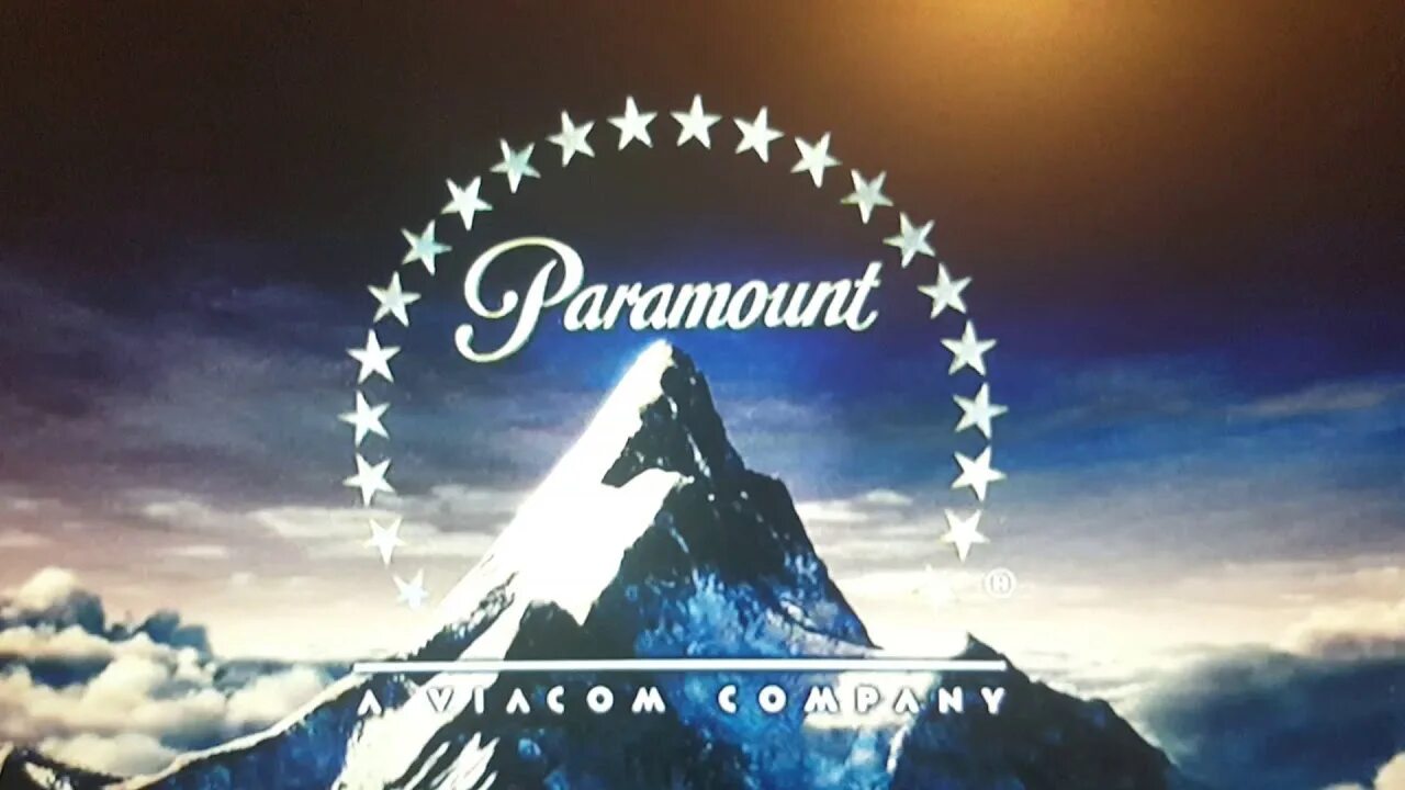 Студия Парамаунт Пикчерз. Парамаунт Пикчерз и Дримворкс. Paramount pictures 2005. Парамаунт Пикчерз гора. Парамаунт перевод