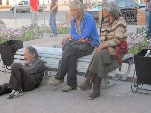 Фото женщины бомжи в Улан-Удэ. Бомж новости