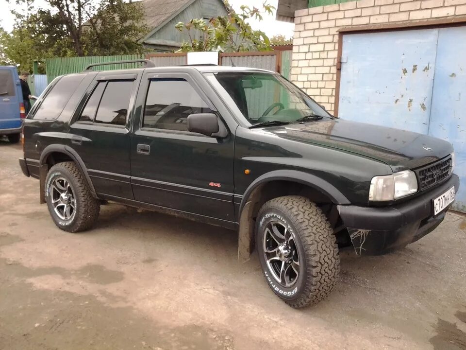 Фендеры на opel frontera b. Опель фронтера 2021. Опель фронтера на 33 колесах. Opel frontera на 35 колесах. Фронтера колеса.