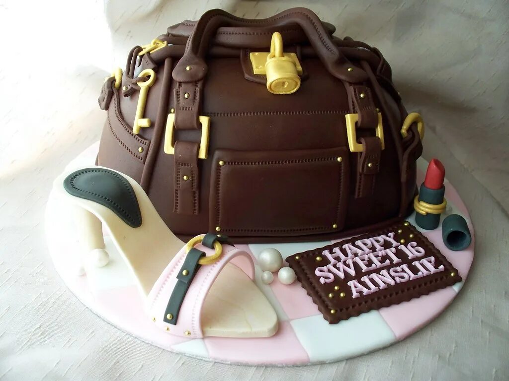 Необычные торты на день рождения. Креативные торты на день рождения. Торт для девушки оригинальный. Креативные торты для женщин. Фото торта с приколом