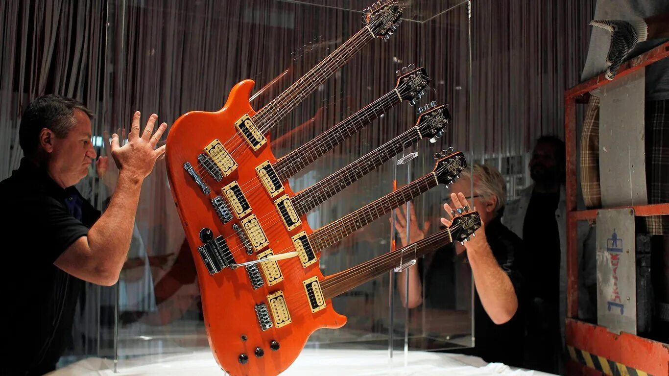 Гитара Hamer Five Neck. 3 Грифовая гитара. Необычные электрогитары. Необычные музыкальные инструменты. Топ лучших муз