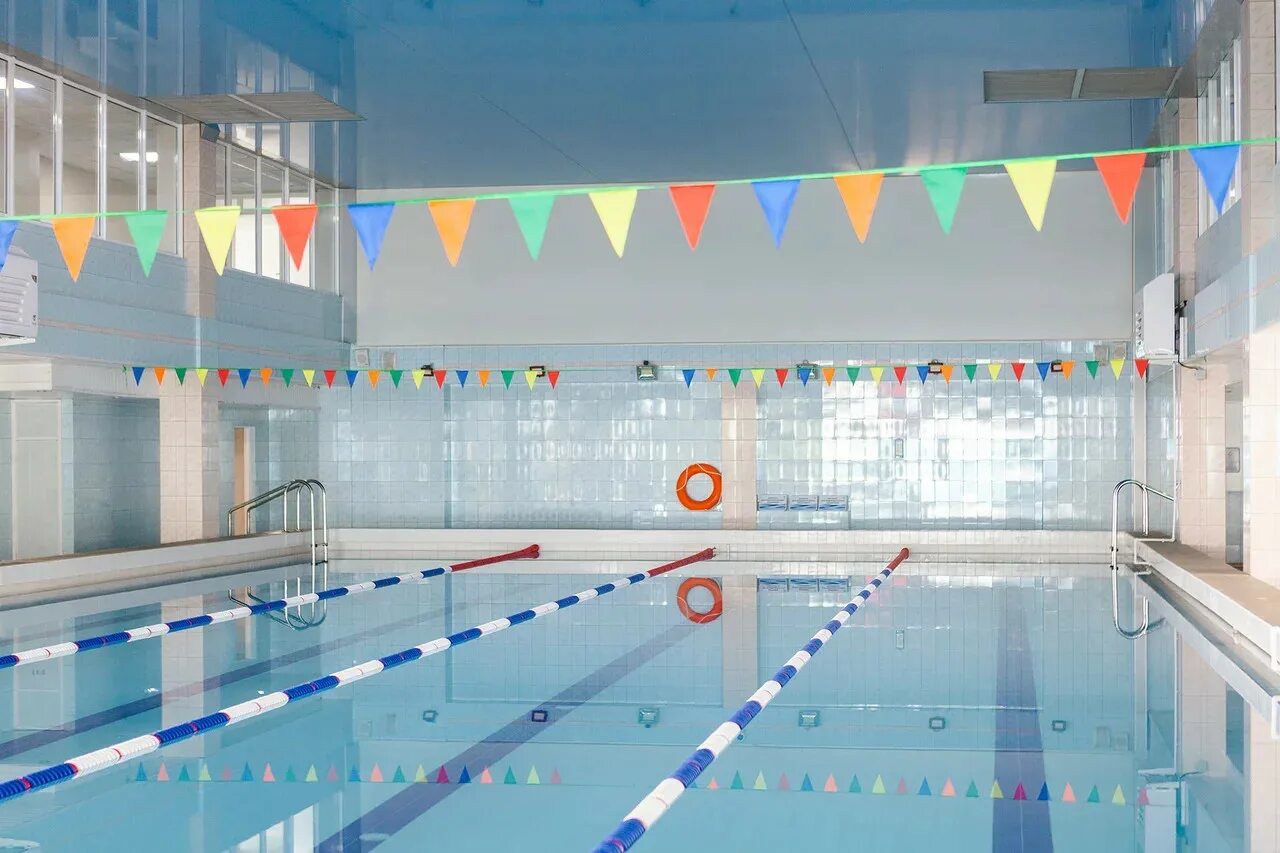 Аквапарк чертовицы санаторий дзержинского. Санаторий дзержинского. Санаторий дзержинского воронеж аквацентр. Санаторий знание адлер крытый бассейн. Санаторий дзержинского бассейн.