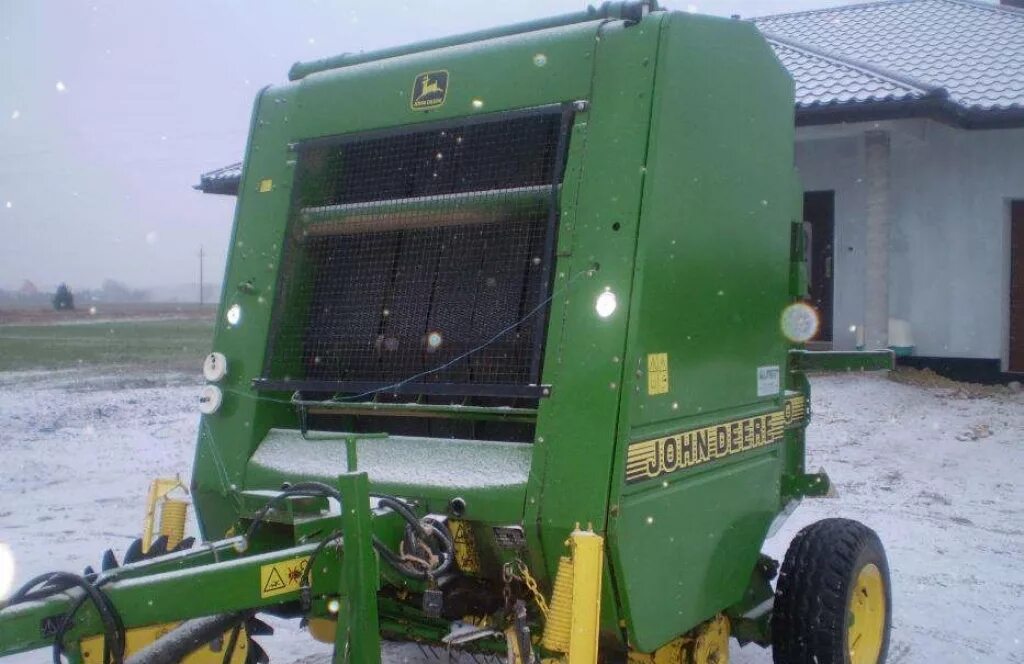 Пресс-подборщик John Deere 580. Пресс подборщик John Deere 550. Пресс-подборщик рулонный Джон Дир 550. Подборщик сена John Deere 580. Пресс джон дир купить