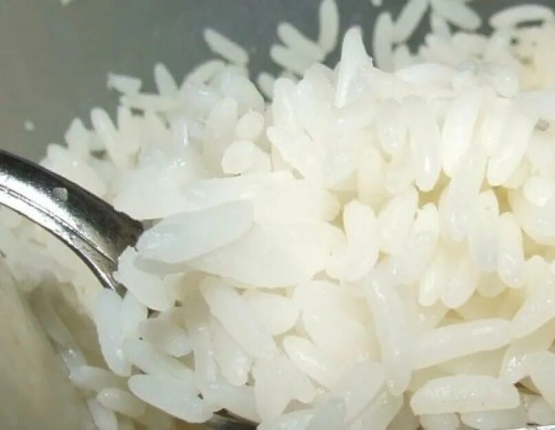 Рис после варки увеличивается. Рис разваривается. Переваренный рис. Рассыпчатый рис. Рис рассыпчатый на гарнир.