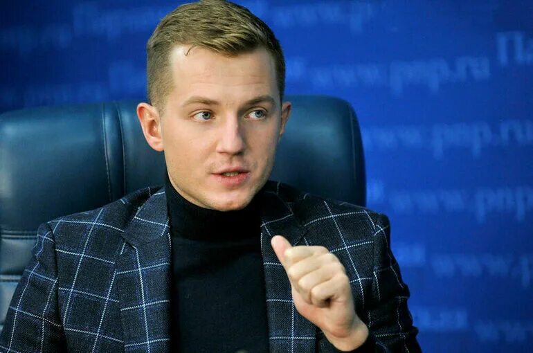 Метелев молодежная политика. Метелев молодежная политика. Метелев молодежная политика. Метелев депутат госдумы. Депутат метелёв.