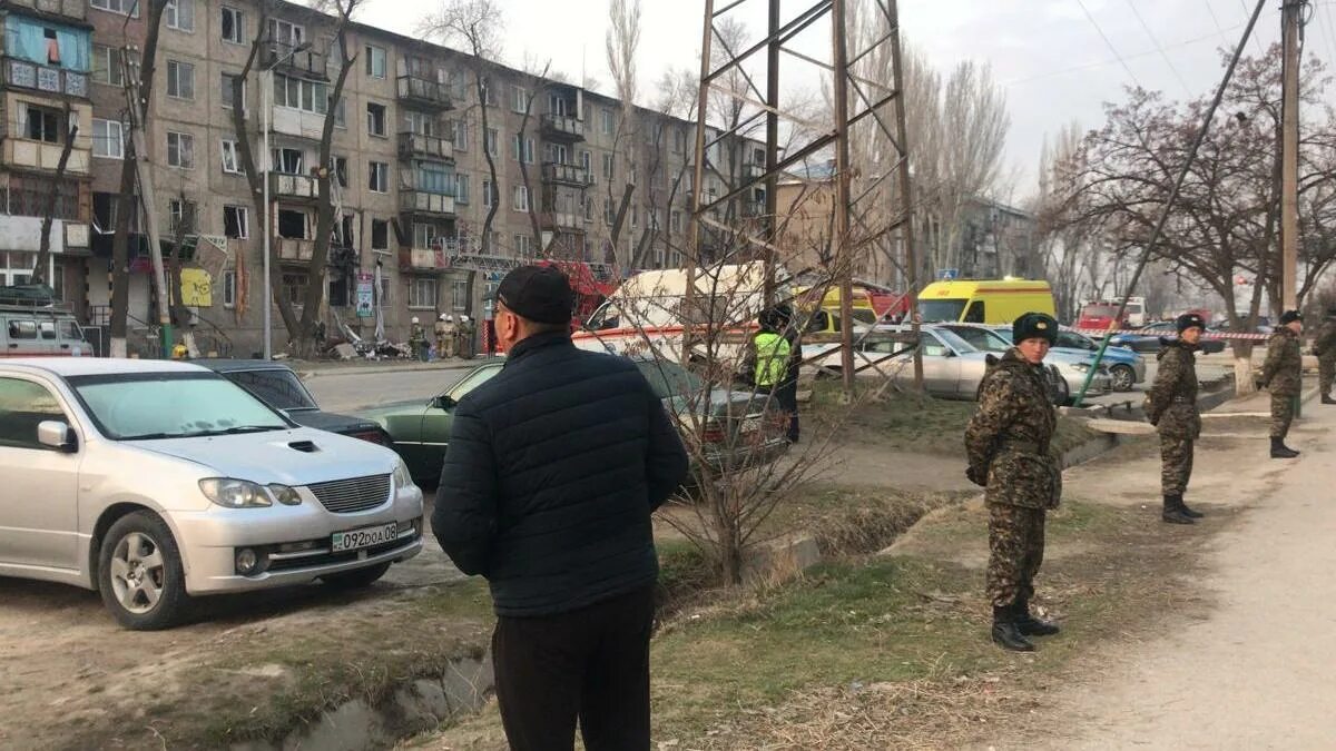 Тараз кз. Взрыв газа в Таразе. Многоэтажки в Таразе. Люди в Таразе. Тараз новости.