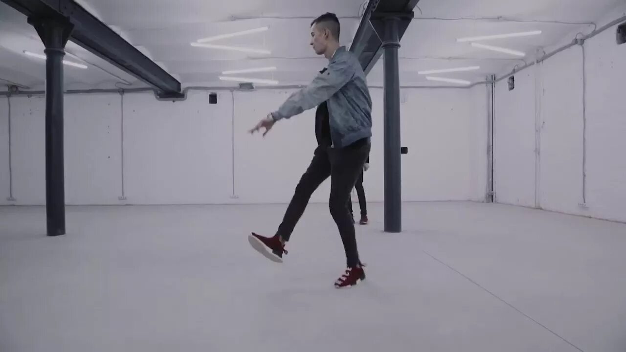 Обладает цепи. Обладает тату на шее. Obladaet серьги. Тату обладает chains. Тату chains на шее.