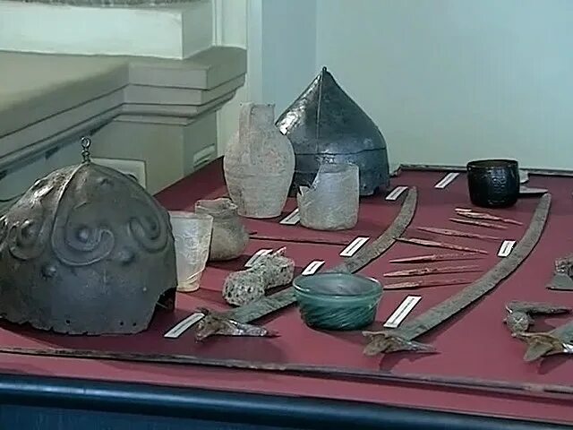 Шигирский идол свердловский краеведческий музей. Брянск краеведческий музей археология. Какие памятники древности хранятся в краеведческом музее. Новосибирский краеведческий музей древняя сибирь. Ставропольский краеведческий музей зал археологии.